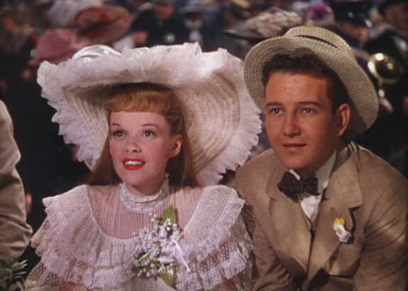 “A Cozy Christmas Trip: Vintage Delights with Meet Me in St. Louis, The Bells of St. Mary’s, and Beyond!”
